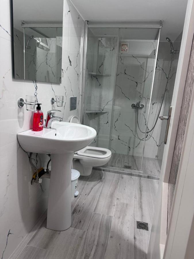 Petrit Apartment *